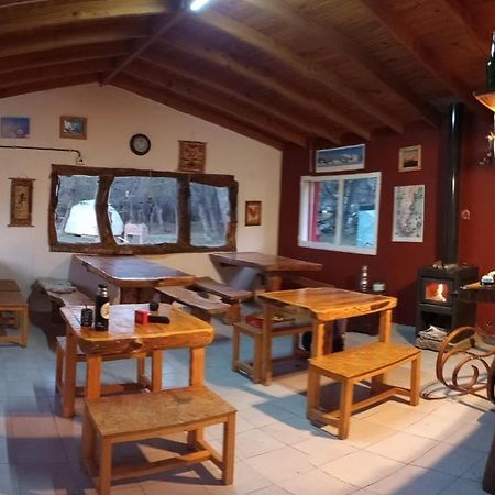 Camping Rio De Las Vueltas El Chalten Exterior photo
