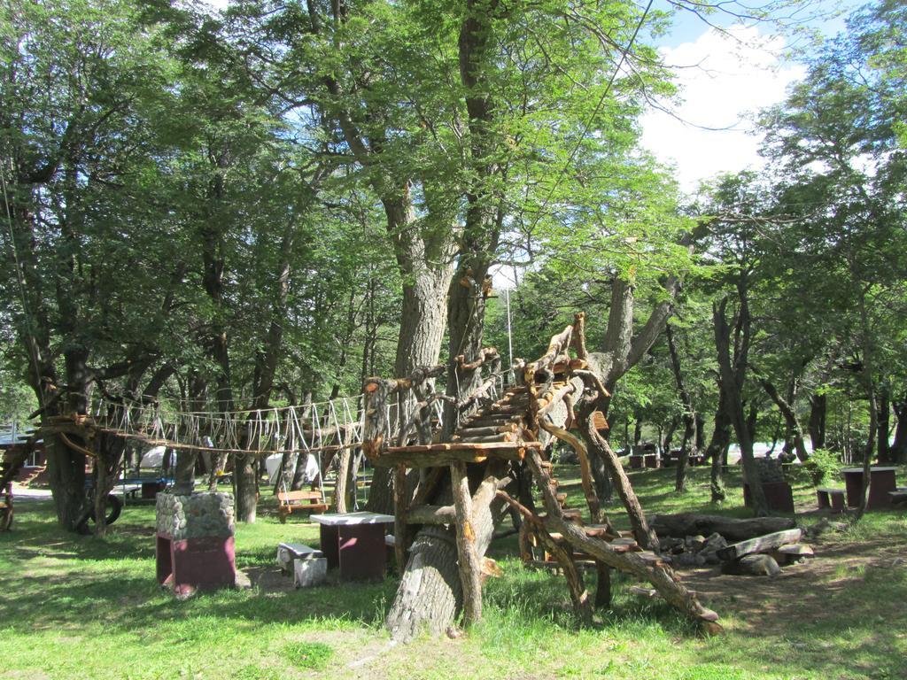 Camping Rio De Las Vueltas El Chalten Exterior photo